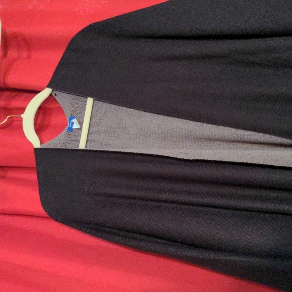 Black Fringe Cape - Picture 3 of 5